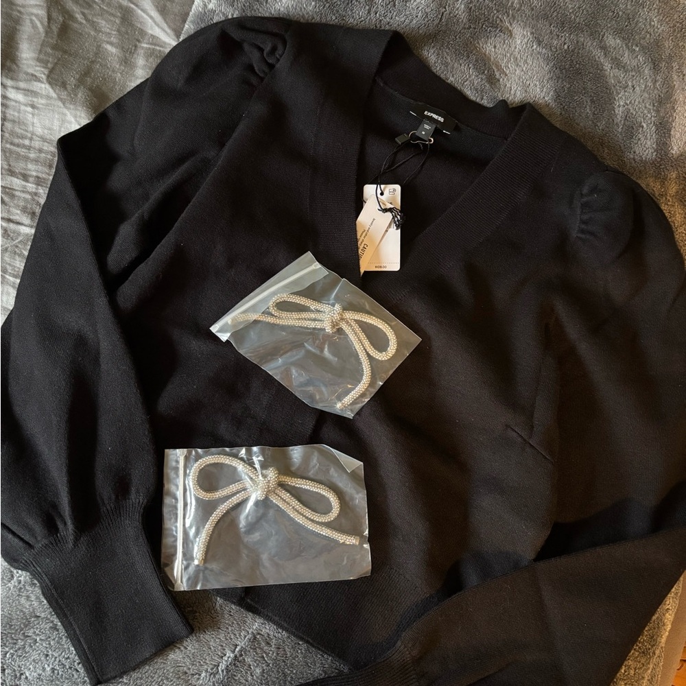 NWT 🎀 Rhinestone Bow Button V-Neck Sweater with Puff Shoulder